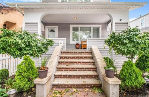 732 Vincent Ave, Bronx, NY 10465-1723