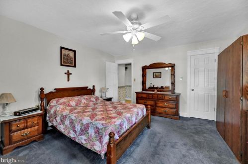 121 Charles Ave, Hanover PA 17331-3337 exterior