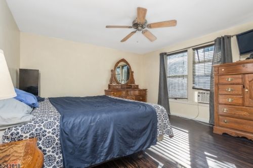 72 Cambridge, Oxford NJ  07863-3411 exterior