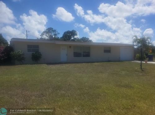 2363 2nd Pl, Vero Beach, FL 32962-3324