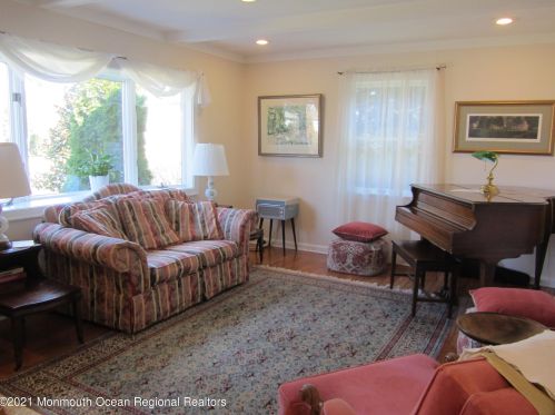 62 Summers Ave, West Long Branch, NJ 07764-1135