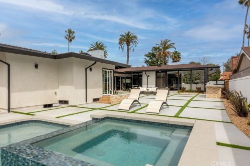 3841 Pacific Ave, Long Beach CA  90807-3227 exterior