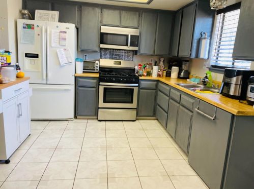 15629 Avion Ln, Victorville, CA 92394-1301