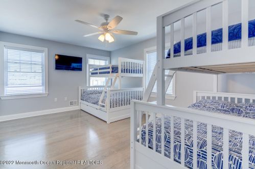 42 Kearney Ave, Pelican Island NJ  08751-1922 exterior