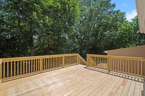 6 Kennedy Dr, Coventry RI 02816-5214 exterior