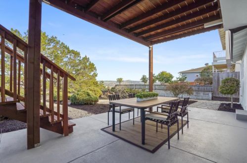 16624 Selby Dr, San Leandro CA  94578-1236 exterior