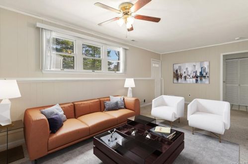 2810 Hedge St, Yorktown Hgts NY  10598-3039 exterior