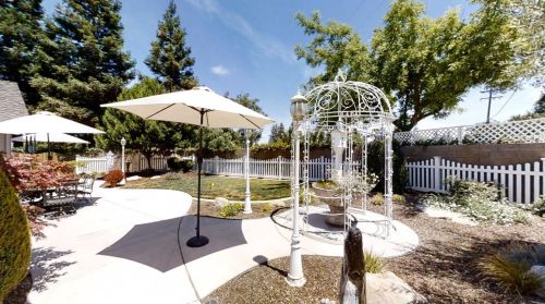 3960 Michelle Lynn Ct, Turlock CA  95382-8518 exterior