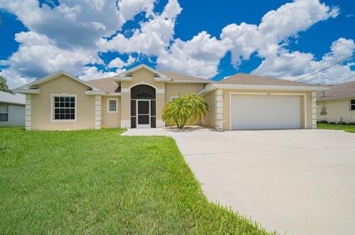 665 Rotonda Cir, Placida, FL 33947-1830
