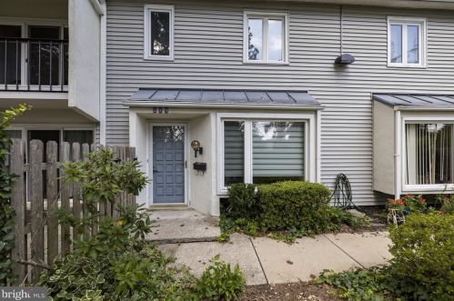 219 Chelsea Cir, Newtown Square, PA 19073-2108
