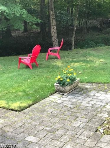 42 King George Rd, Warren NJ  07059-7045 exterior