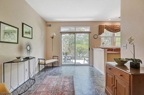 47 Pheasant Brook Ct, Bedminster NJ  07921-2040 exterior