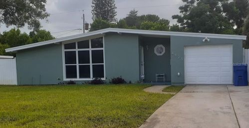 4425 Menhaden Dr, Saint Petersburg, FL 33705-4314