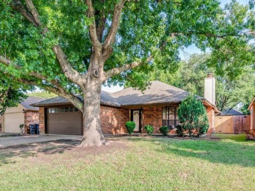 3804 Fairhaven Dr, Fort Worth, TX 76123-1318