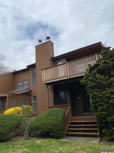 41 Hunt Dr, Muttontown NY  11753-1153 exterior