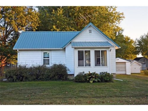 202 Vine St, Morley, IA 52312-8810