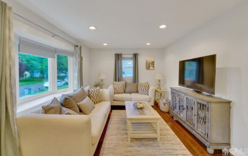 5 Northfield Ave, East Brunswick, NJ 08816-3032