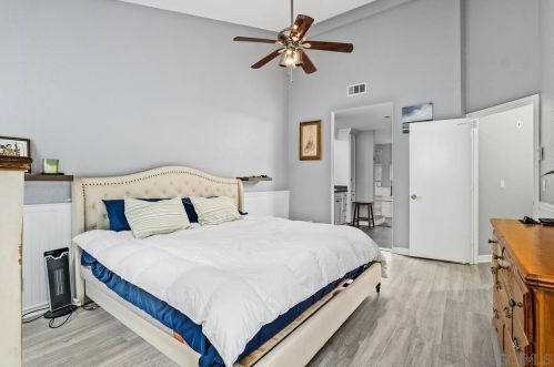 1155 Pacific Beach Dr, San Diego CA  92109-5149 exterior