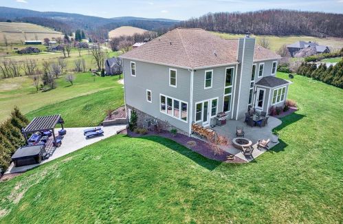 2107 Tartan Ct, Latrobe, PA 15650-9555