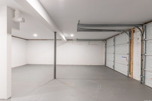 26 Patchogue Rd, Scotts Beach NY  11789-1422 exterior