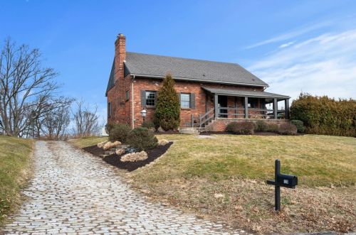 720 Wible Run Rd, Pittsburgh, PA 15209-1033
