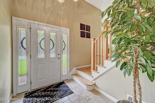 4 Wylie Ter, Morganville, NJ 07751-1425