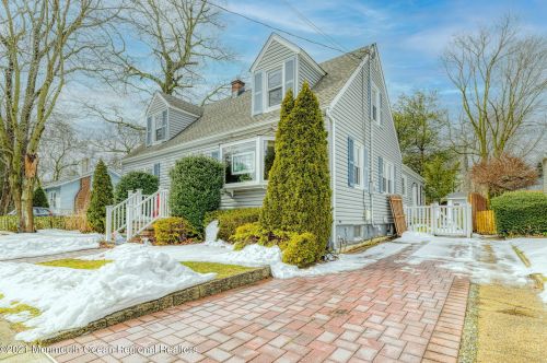 1321 Laurel Ave, Tinton Falls, NJ 07712-4607