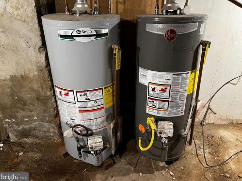 42 Oak St, Norristown PA  19401-4044 exterior