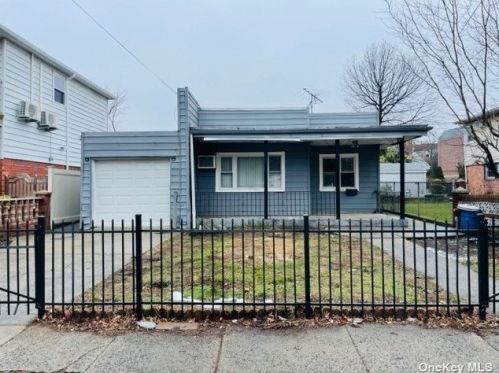 80-22 166th St, Jamaica, NY 11432