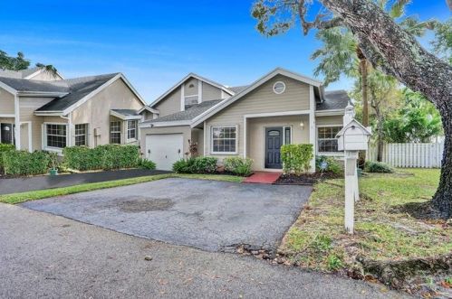 11150 11th Pl, Hollywood, FL