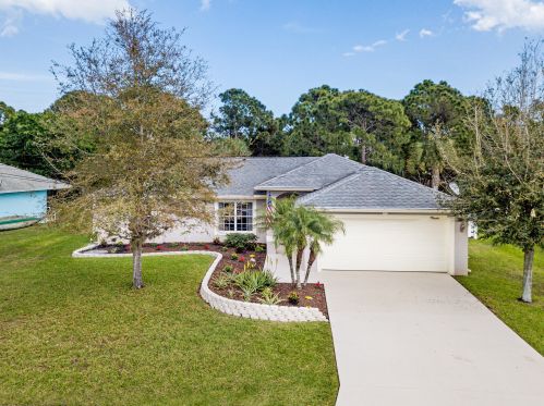 6445 Fagan St, Fort Pierce, FL 34986-3779