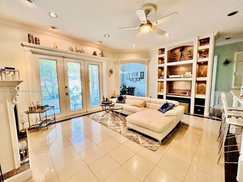 14361 35th St, Hollywood, FL 33027-3753