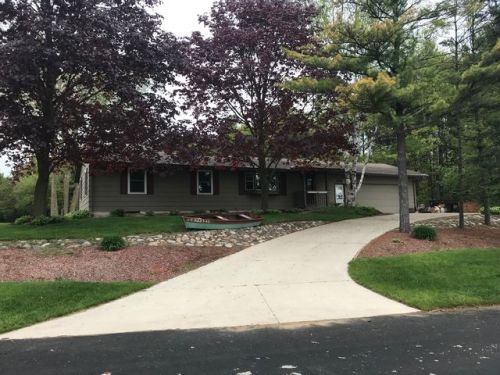 1412 Jackson Dr, Cleveland, WI 53015-1458