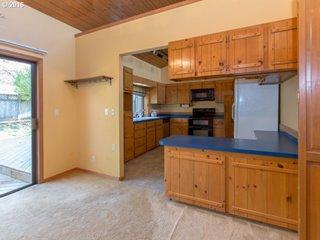 823 8th St, Damascus, OR 97080