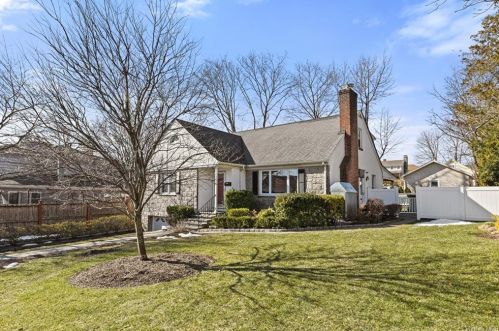 2 Renshaw Pl, Rye Brook, NY 10573-2716