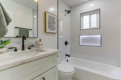 3862 Martha St, San Diego CA  92117-1817 exterior