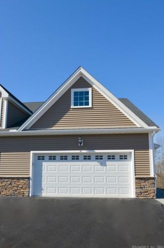 55 Brookview Cir, Bristol, CT 06010