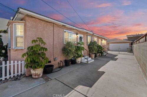 1022 168th St, Gardena, CA 90247-5125