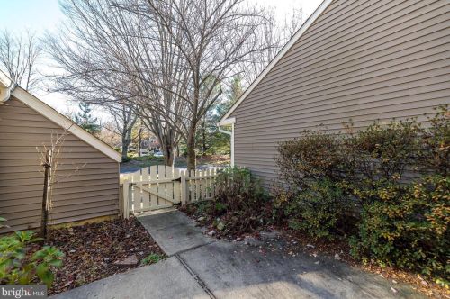 1570 Bud Ln, Yardley, PA 19067-5749