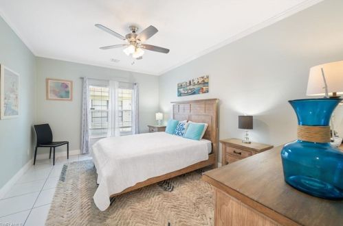 618 111th Ave, Naples FL  34108-1826 exterior