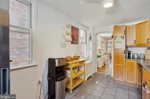 121 League St, Philadelphia PA  19147-4224 exterior