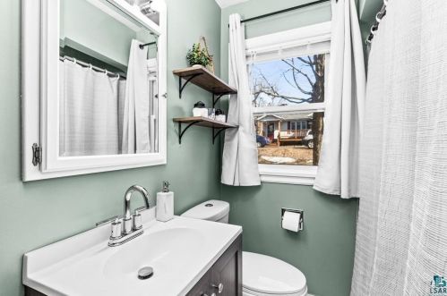 710 Minneapolis Ave, Duluth MN  55803-1815 exterior