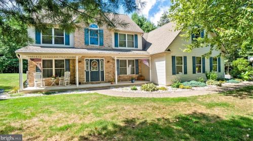 25 Nottingham Ct, Palmerton, PA 18071-4058