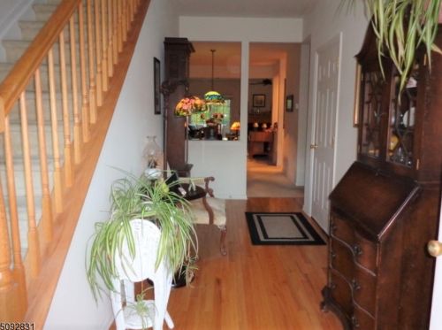 42 Rhyan Dr, Parsippany NJ  07054-3447 exterior