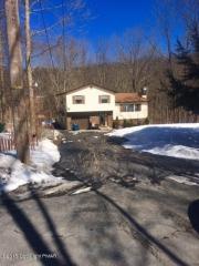 2222 Sparrow Rd, Bushkill, PA 18324-8643
