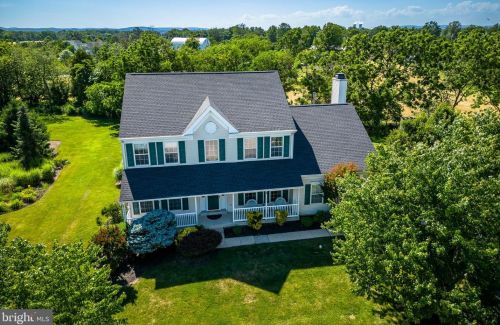 869 Sagebrush Ln, Collegeville, PA 19426-3806