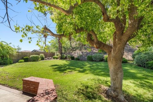 22114 Copper Hill Dr, Santa Clarita, CA 91350-3963