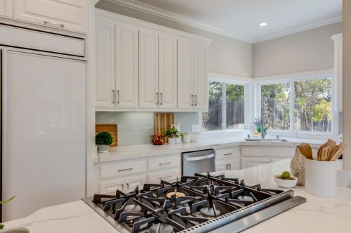 21461 Saratoga Hills Rd, Saratoga CA  95070-5377 exterior