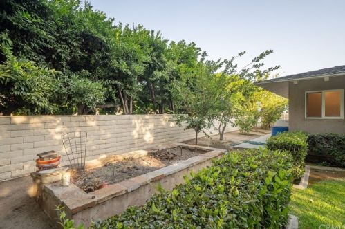 607 Oak Grove Dr, Glendora CA  91741-2258 exterior