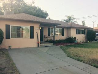 2006 Woodridge Way, Hanford, CA 93230-2142